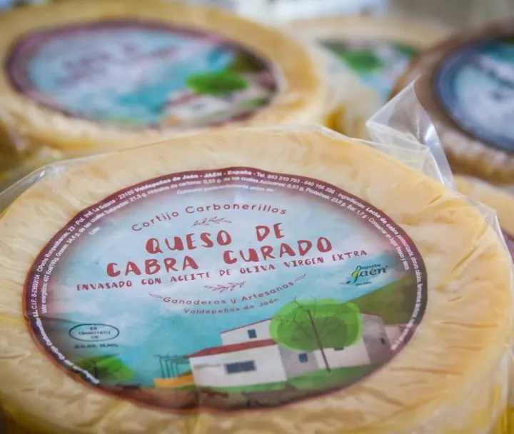 CORTIJO CARBONERILLOS  QUESO CABRA CURADO